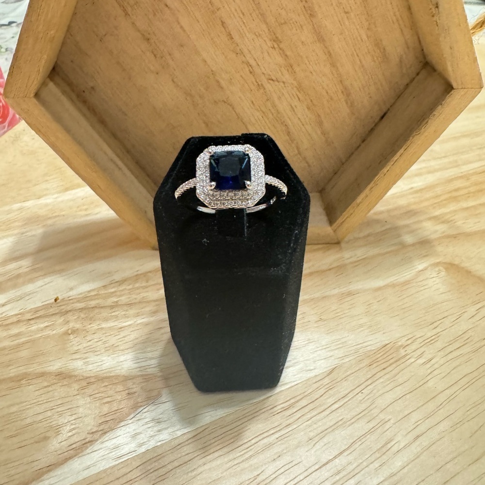 SIZE 10 WEDDING RING